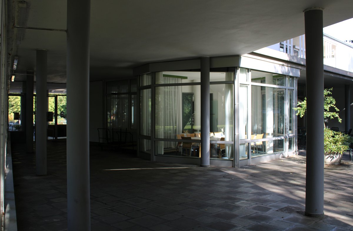 Saalanbau an das Restaurant der Stadthalle Bad Godesberg, das sogenannte Erkerzimmer von 1991